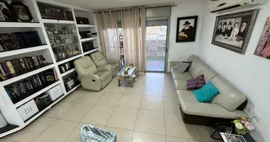 5 room apartment in Ashkelon, Israel