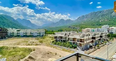 3 bedroom apartment in Muratpasa, Turkey