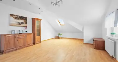 Квартира 3 комнаты в Варшава, Польша