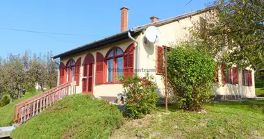 4 room house in Bazakerettye, Hungary