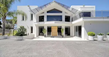 Villa 5 bedrooms in Marbella, Spain