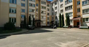 Mieszkanie 3 pokoi w Chaciezyna, Białoruś