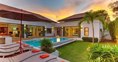 Villa 4 chambres avec Fenêtres double vitrage, avec Meublesd, avec Climatiseur dans Phuket, Thaïlande