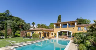 Villa 8 bedrooms with parking in France
