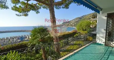 3 bedroom apartment in Ospedaletti, Italy