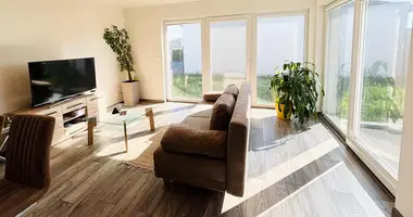 Villa 4 rooms in Potzneusiedl, Austria