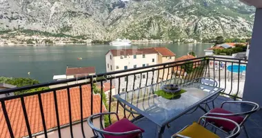Multilevel apartments 3 bedrooms in Muo, Montenegro