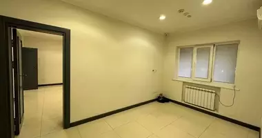 Квартира 7 комнат в Мирзо-Улугбекский район, Узбекистан