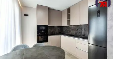 Apartamento 4 habitaciones en Kopishche, Belarús