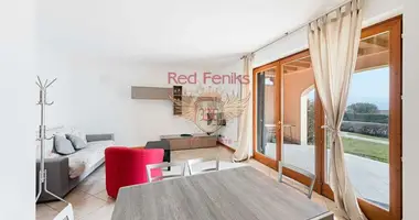 2 bedroom apartment in Toscolano Maderno, Italy