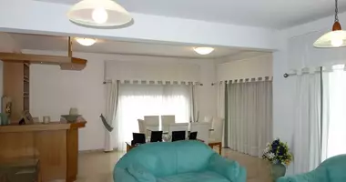 3 bedroom apartment in koinoteta mouttagiakas, Cyprus