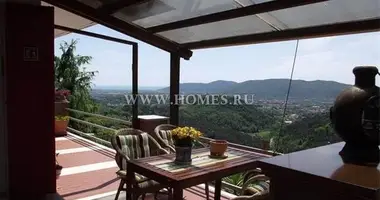 5 bedroom house in Sarzana, Italy