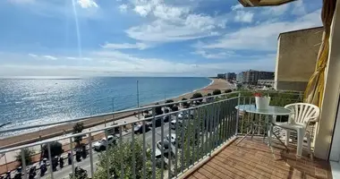 3 bedroom apartment in Blanes, Spain