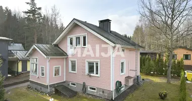 2 bedroom house in Helsinki sub-region, Finland