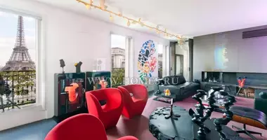 Penthouse 3 bedrooms with Furnitured, with Air conditioner, in city center in Paris, France