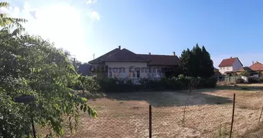 5 room house in Monor, Hungary