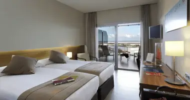 Gewerbefläche 823 m² in Badalona, Spanien