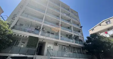 Apartamento 3 habitaciones en Montenegro