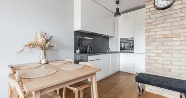 Mieszkanie 2 pokoi w Warszawa, Polska