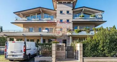 Wohnung 4 Zimmer in Sirmione, Italien