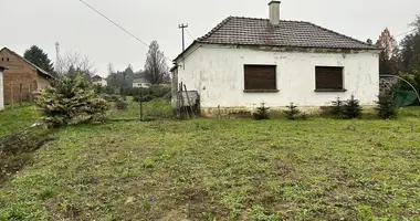 2 room house in Surd, Hungary