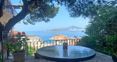 3 bedroom apartment in Sveti Stefan, Montenegro