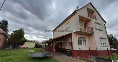 5 room house in Cegledbercel, Hungary