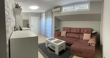Mieszkanie 4 pokoi w Cartama, Hiszpania