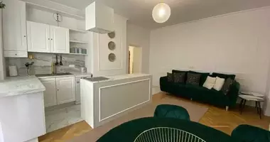 Mieszkanie 3 pokoi w Warszawa, Polska