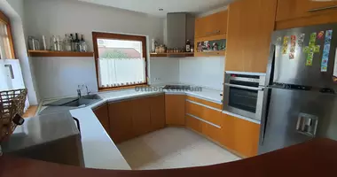 Casa 4 habitaciones en Szigetszentmiklos, Hungría
