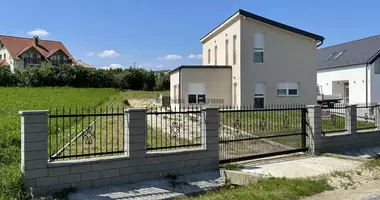4 room house in Alsopahok, Hungary