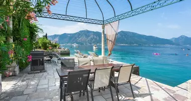 Villa 7 bedrooms with By the sea in Dobrota, Montenegro