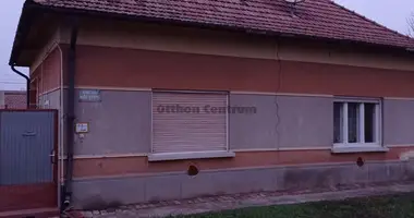 3 room house in Oroshaza, Hungary