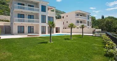 Villa 5 bedrooms with Elevator, with Sea view, with Basement in Rijeka-Rezevici, Montenegro