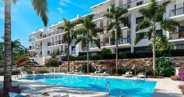 2 bedroom apartment in Estepona, Spain