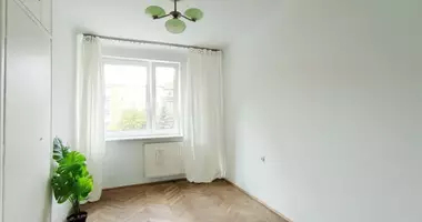 Wohnung 4 Zimmer in Warschau, Polen