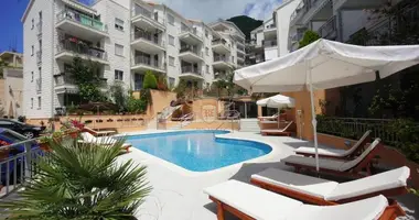 Apartamento 4 habitaciones en Petrovac, Montenegro