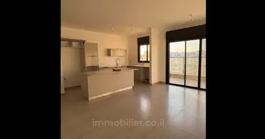 Mieszkanie 4 pokoi w Ramat Gan, Izrael