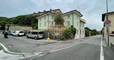 Wohnung 3 Zimmer in Desenzano del Garda, Italien