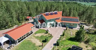 Casa 9 habitaciones en Nurmijaervi, Finlandia