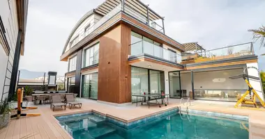 Villa 6 bedrooms in Muratpasa, Turkey