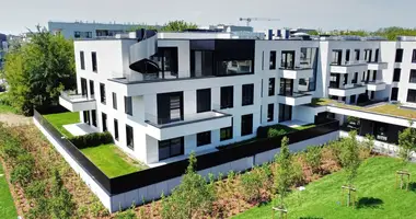 Квартира 3 комнаты в Варшава, Польша