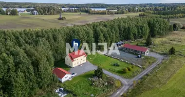 Haus 6 zimmer in Lempaeaelae, Finnland