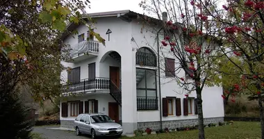 Appartement 3 chambres dans Pievepelago, Italie