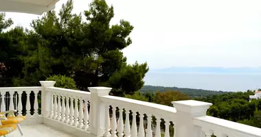 Вилла 12 комнат  с видом на море, с видом на горы, с видом на город в Рафина, Греция