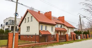 Дом в Варшава, Польша
