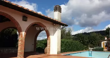 Villa 5 bedrooms with Air conditioner, with Garden, with Internet in Metropolitan City of Florence, Italy