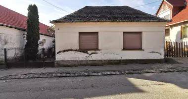 4 room house in Hosszuheteny, Hungary