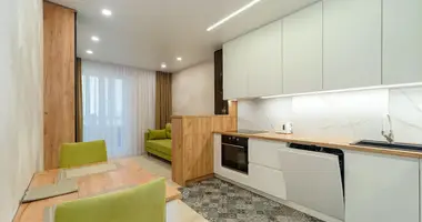 Apartamento 3 habitaciones en Minsk, Bielorrusia