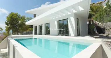 Villa 4 bedrooms with Terrace, with Basement, with Floor heating in Altea, Spain